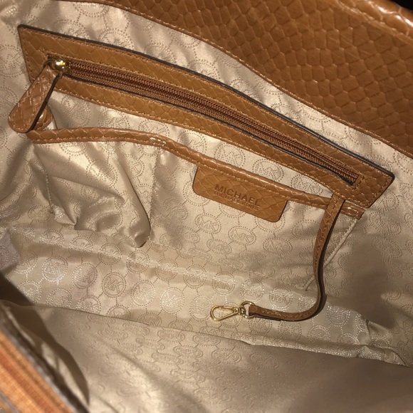 Michael Kors Jet Set Travel Tote - Brown Leather - Picture 3 of 7